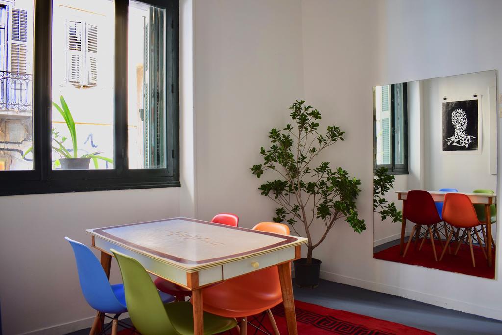 Central 2-Bedroom Apartment With Rooftop Access! Ep9G أثينا المظهر الخارجي الصورة